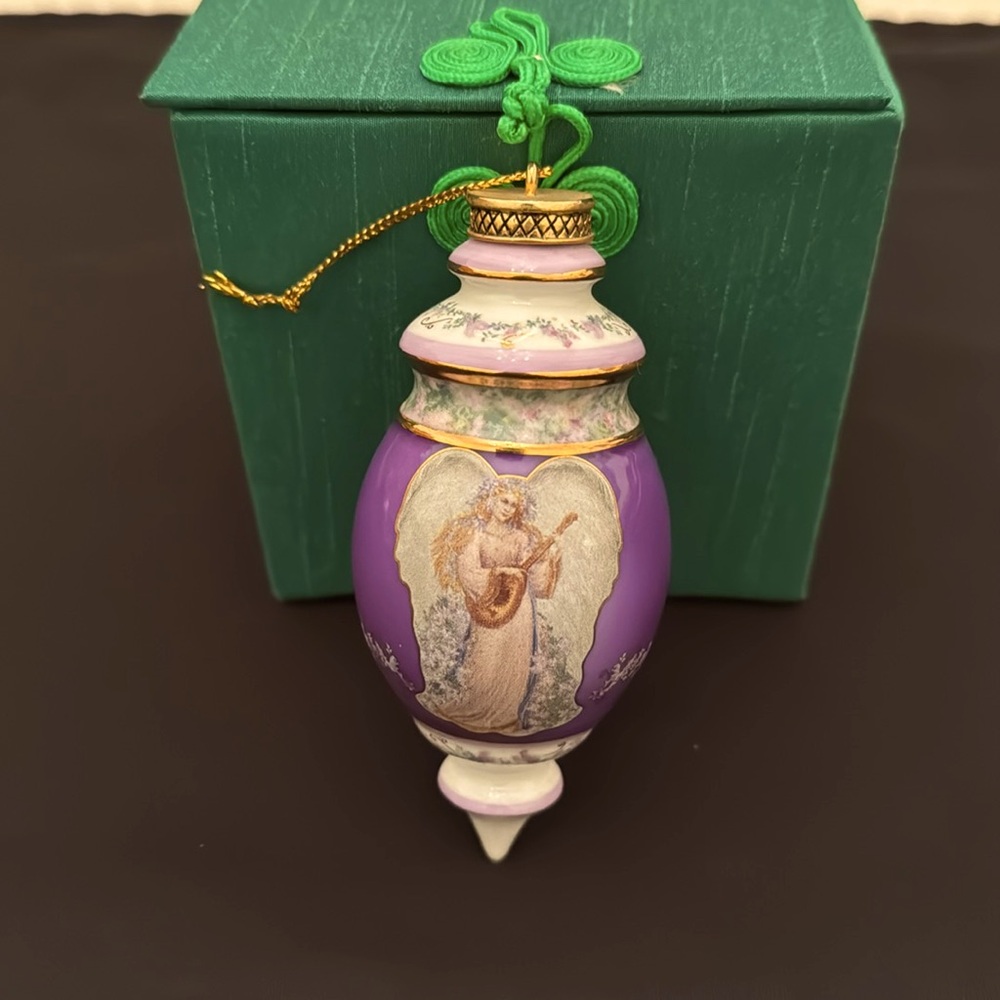 Symphony of Angels 1998 Tranquility Porcelain Ornament, beautiful purple (mlb)